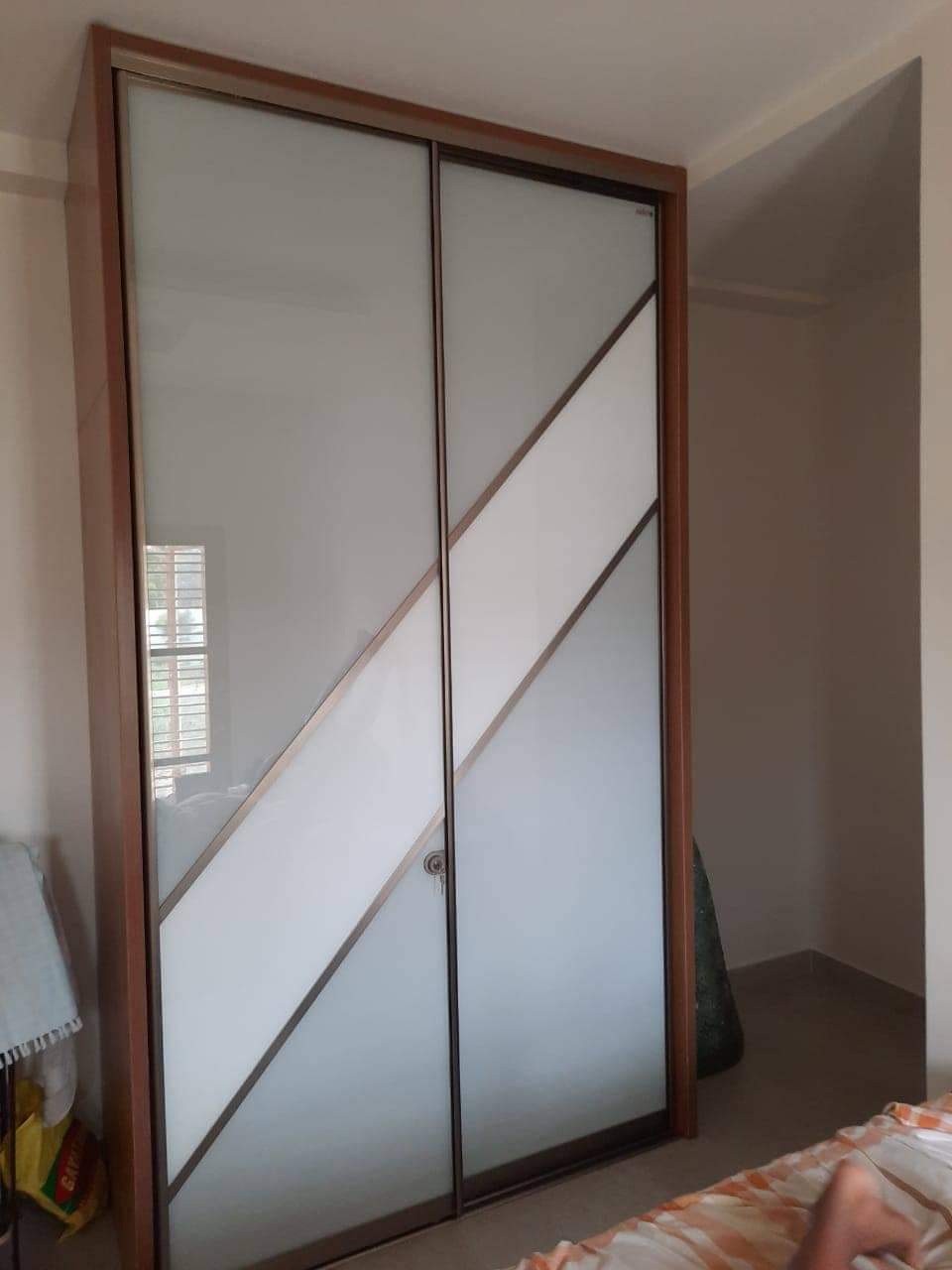 top-lacquer-glass-wardrobes-designs-dealers-manufacturers-in-noida-greater-noida-india